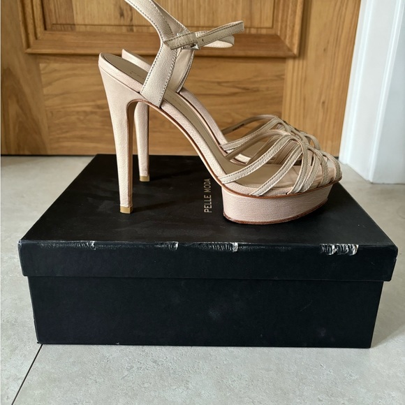 Pelle Moda Sandals - Pearlized Napa - Picture 5 of 5